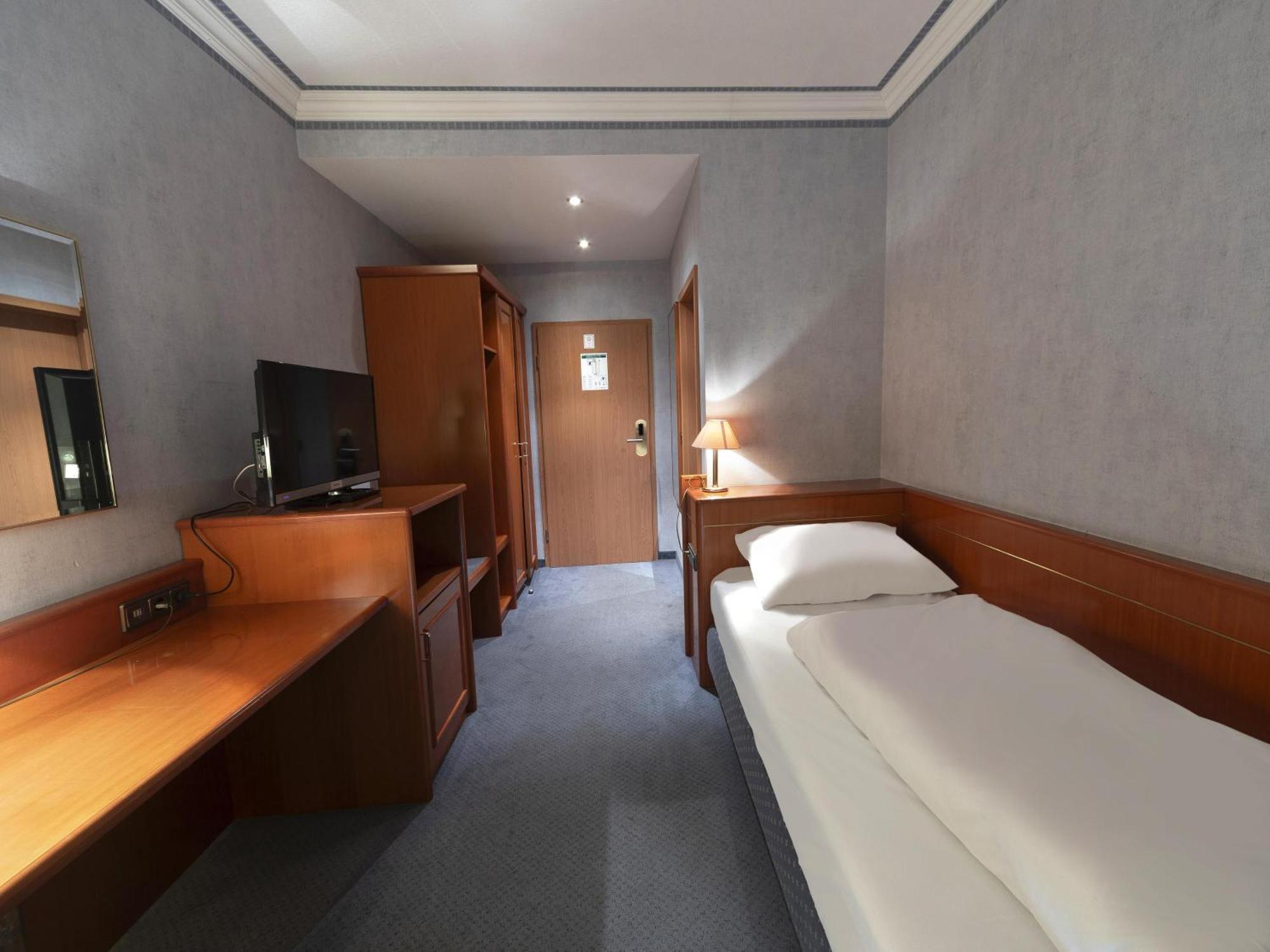 B&B Hotel Gotha-Hbf エクステリア 写真